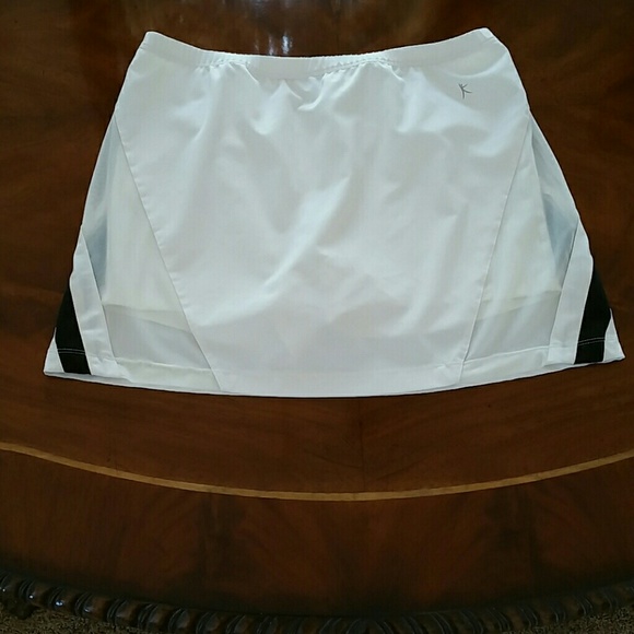Danskin Pants - DANSKIN NOW LADIES GOLF TENNIS SKORT SIZE M (8/10)